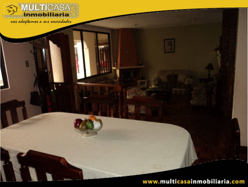 Venta de hermosa Casa a crédito con espacio verde y garaje para Tres vehiculos Sector La Republica Cuenca-Ecuador