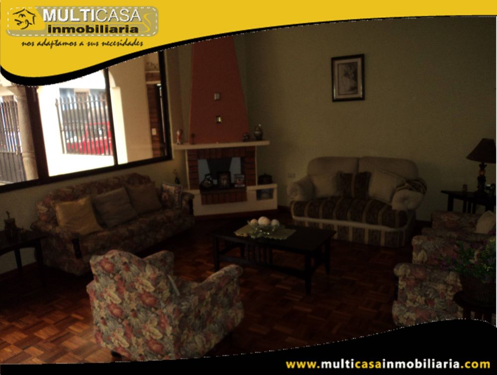 Venta de hermosa Casa a crédito con espacio verde y garaje para Tres vehiculos Sector La Republica Cuenca-Ecuador