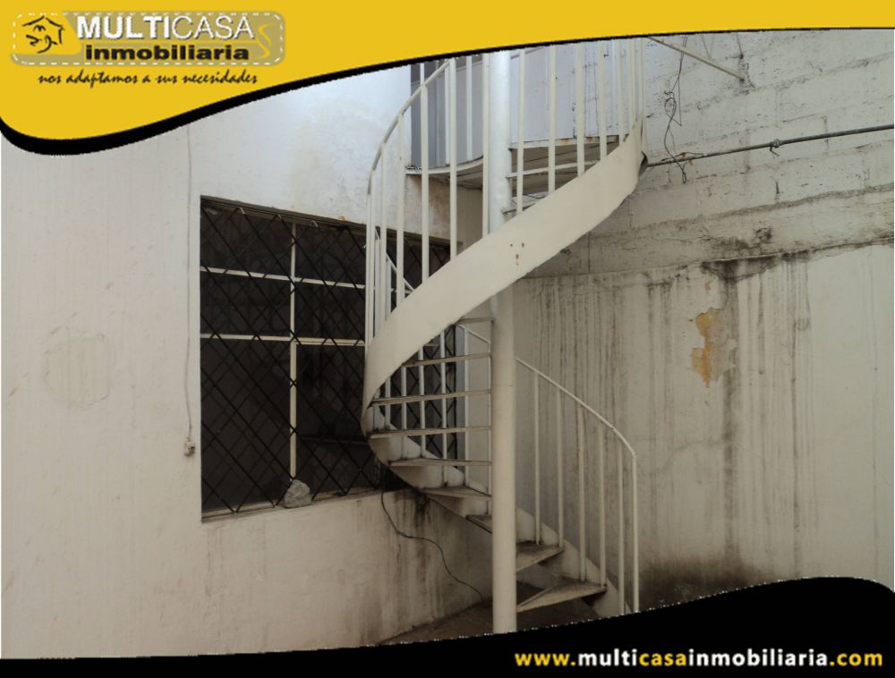 Casa Comercial Dos departamentos y Tienda en Venta a Crédito Sector Chola Cuencana Cuenca-Ecuador