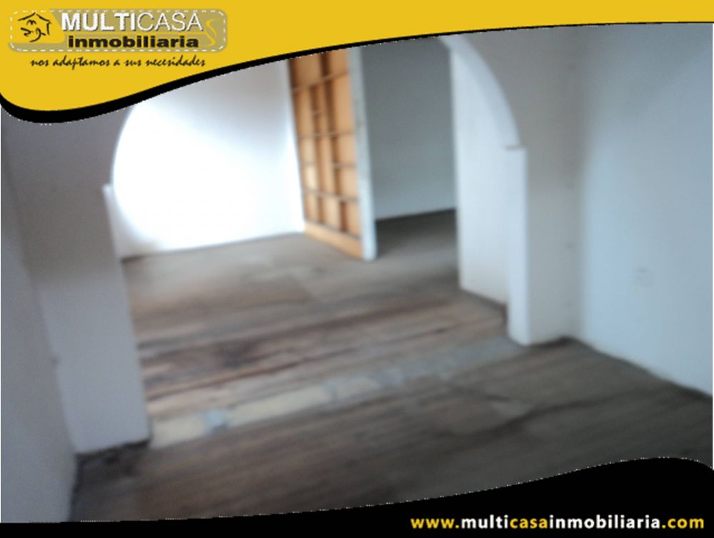 Casa Comercial Dos departamentos y Tienda en Venta a Crédito Sector Chola Cuencana Cuenca-Ecuador