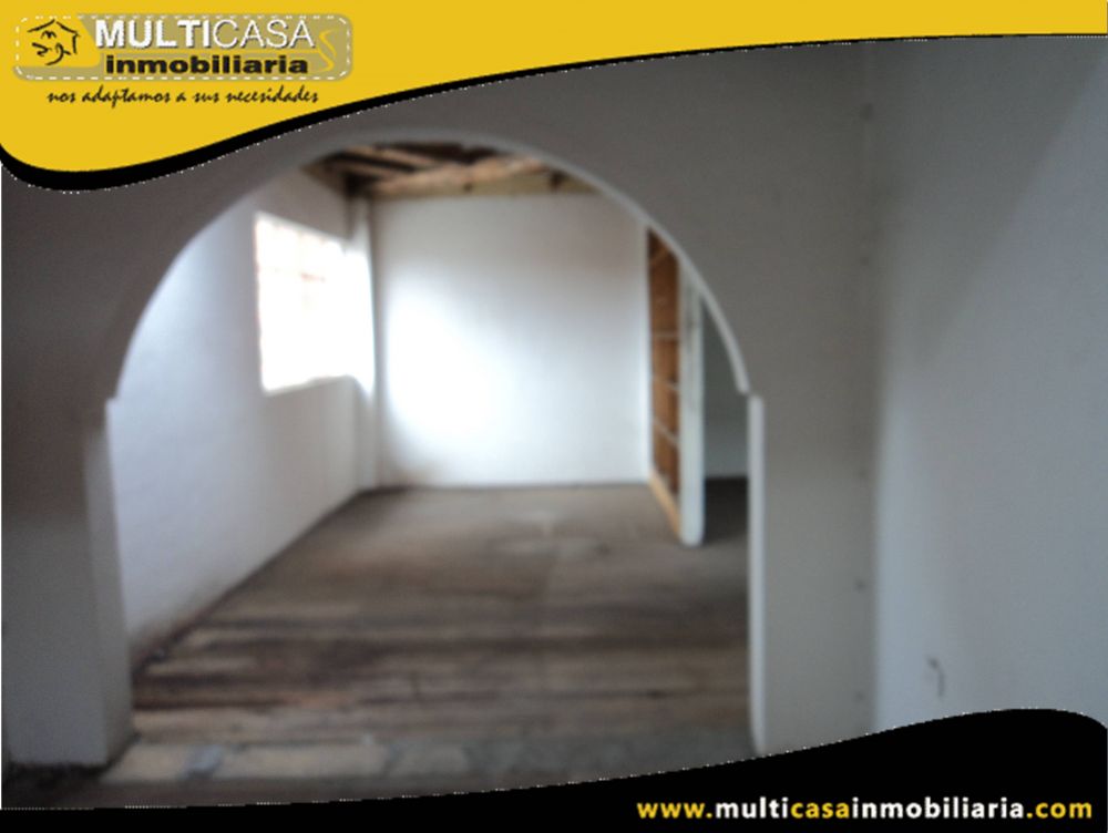 Casa Comercial Dos departamentos y Tienda en Venta a Crédito Sector Chola Cuencana Cuenca-Ecuador