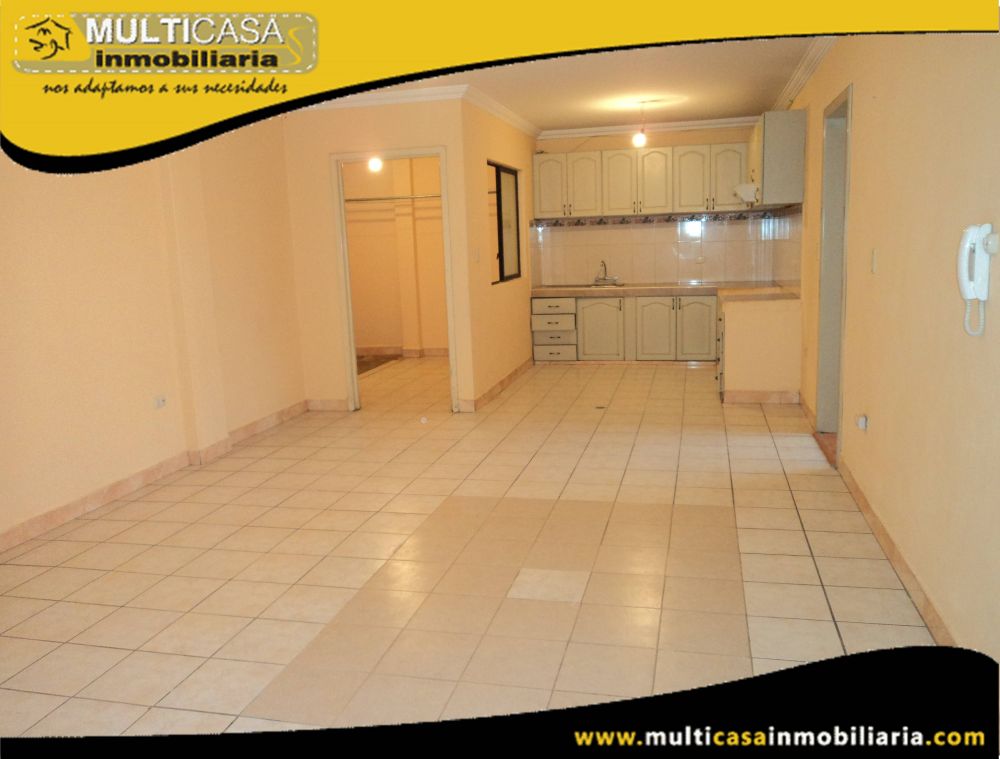 Casa Comercial en Venta a Crédito Sector Av.10 de Agosto Cuenca - Ecuador
