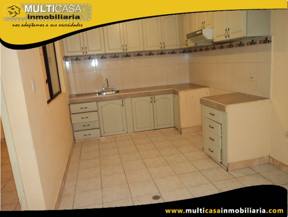 Casa Comercial en Venta a Crédito Sector Av.10 de Agosto Cuenca - Ecuador