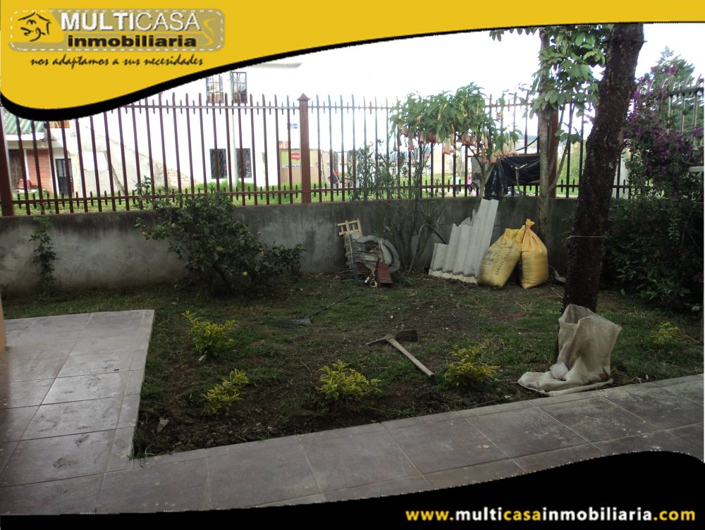 Venta de hermosa casa por estrenar a crédito con garaje para dos vehículos Sector Colegio Borja Cuenca-Ecuador