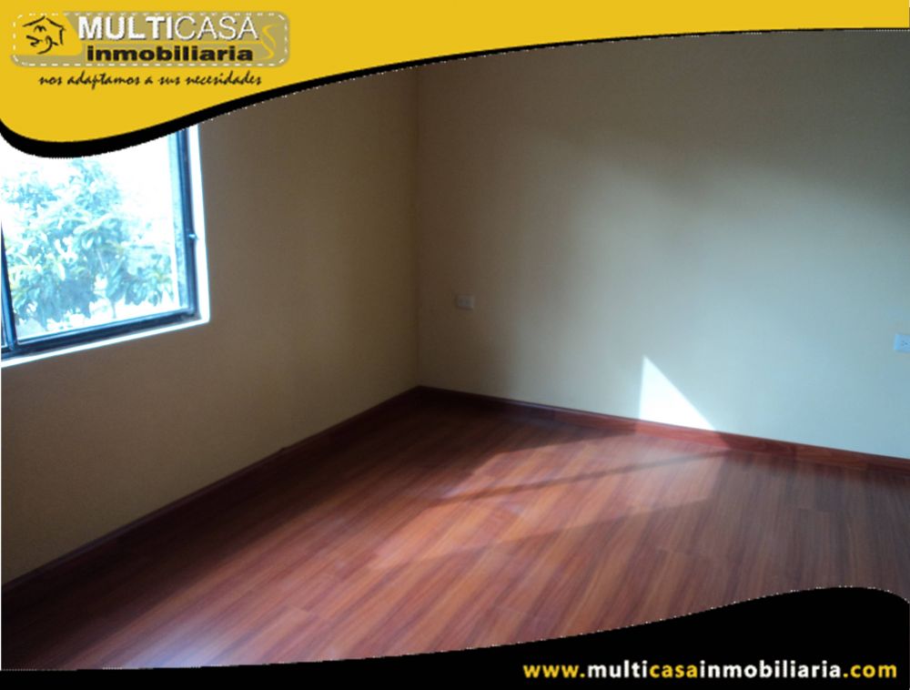 Venta de hermosa casa por estrenar a crédito con garaje para dos vehículos Sector Colegio Borja Cuenca-Ecuador