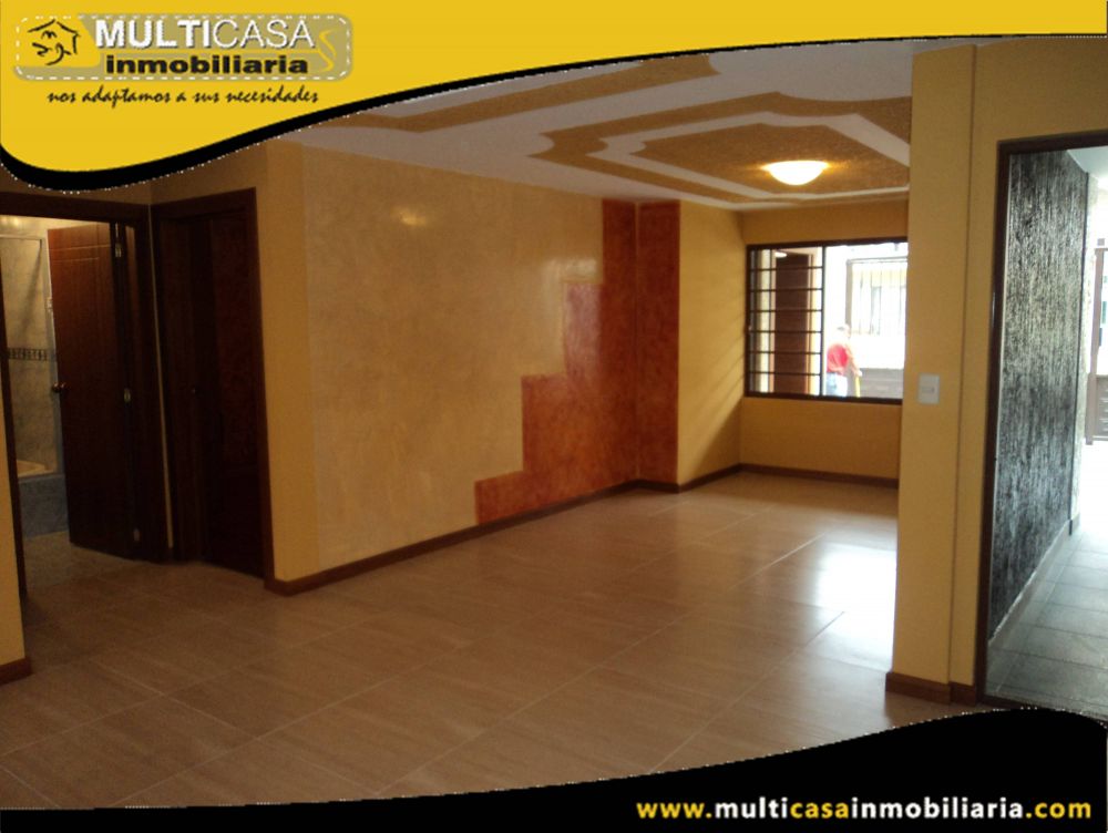 Casa Comercial en Venta a Crédito Sector Juan Pablo II Cuenca-Ecuador