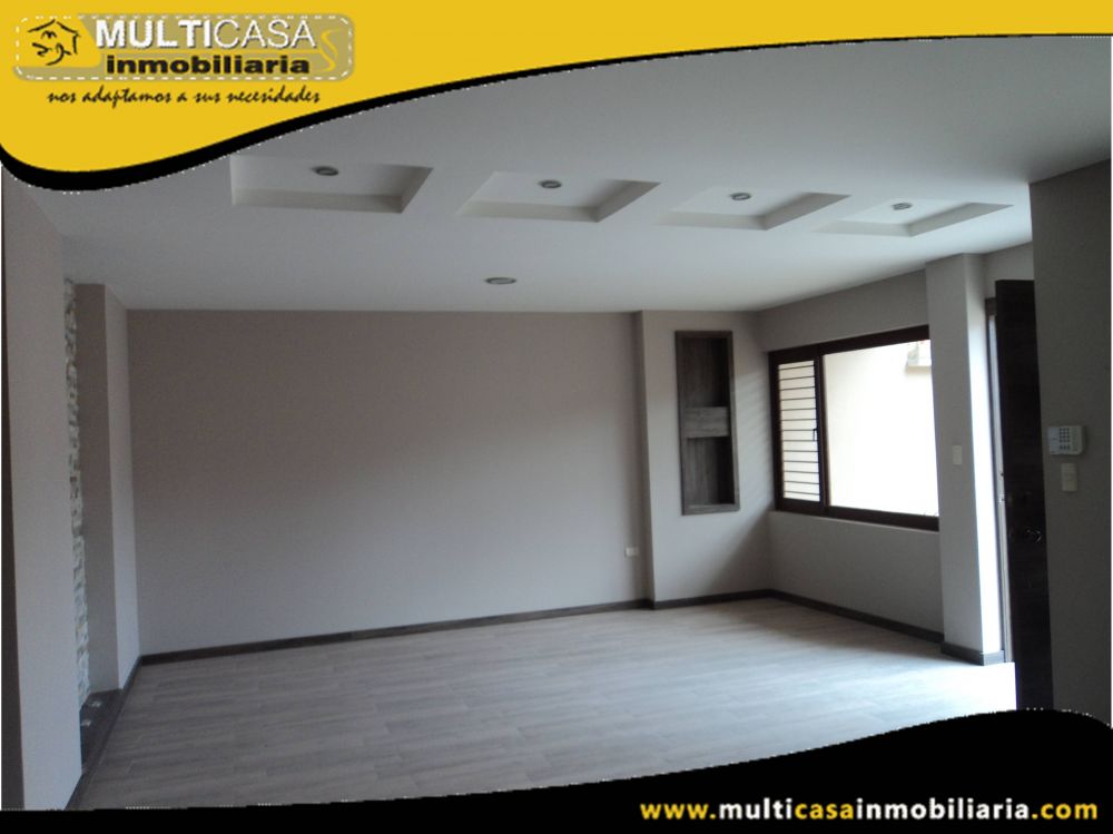 Venta de Hermosa casa por estrenar con garaje para dos Vehículos a Crédito Sector Colegio BilingÃ¼e Cuenca-Ecuador