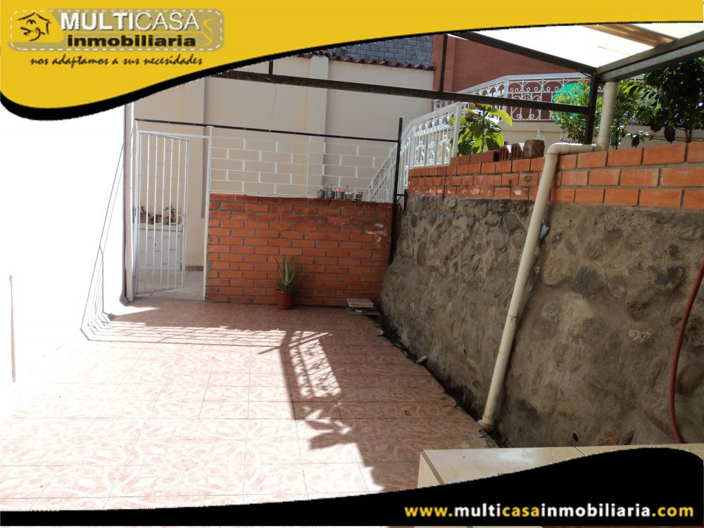 Arriendo Hermoso Departamento con terminados de Lujo y garaje para vehiculo Sector Av. Abelardo J. Andrade Cuenca-Ecuador
