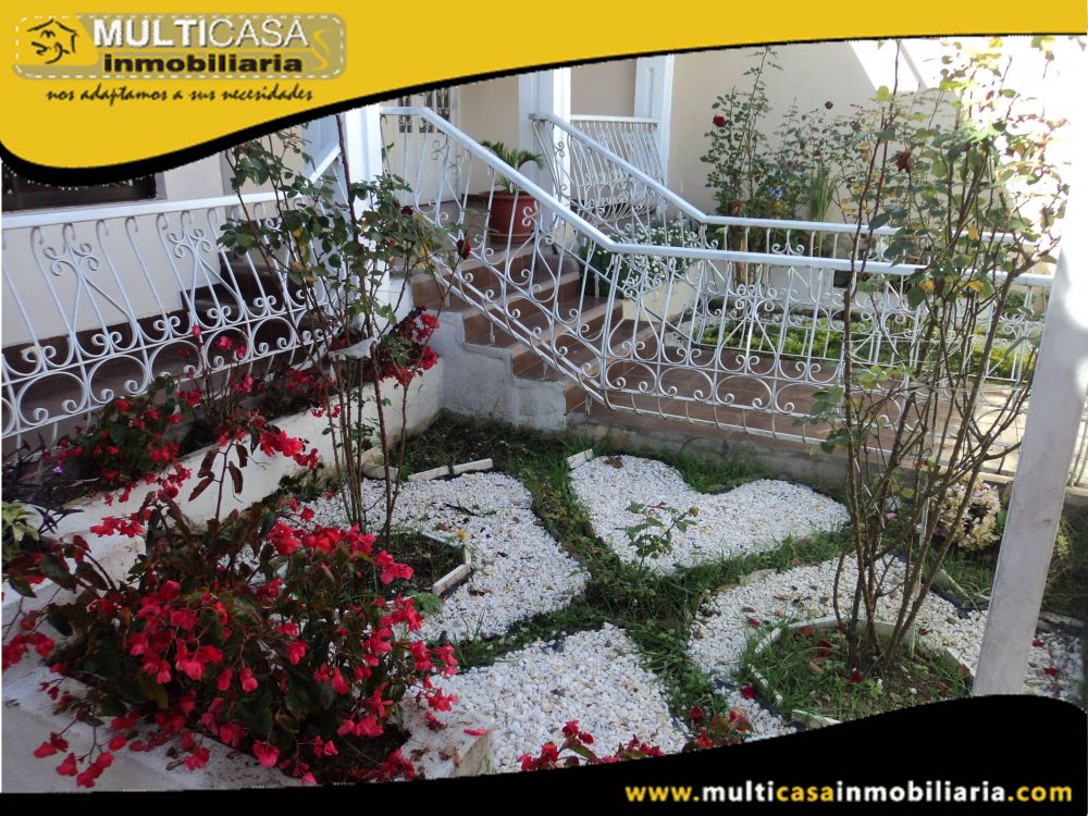 Arriendo Hermoso Departamento con terminados de Lujo y garaje para vehiculo Sector Av. Abelardo J. Andrade Cuenca-Ecuador