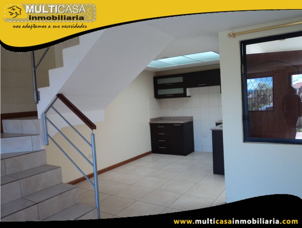 Venta de Hermosa casa en Urbanización Privada de Tres plantas a crédito Sector El Tejar Cuenca-Ecuador