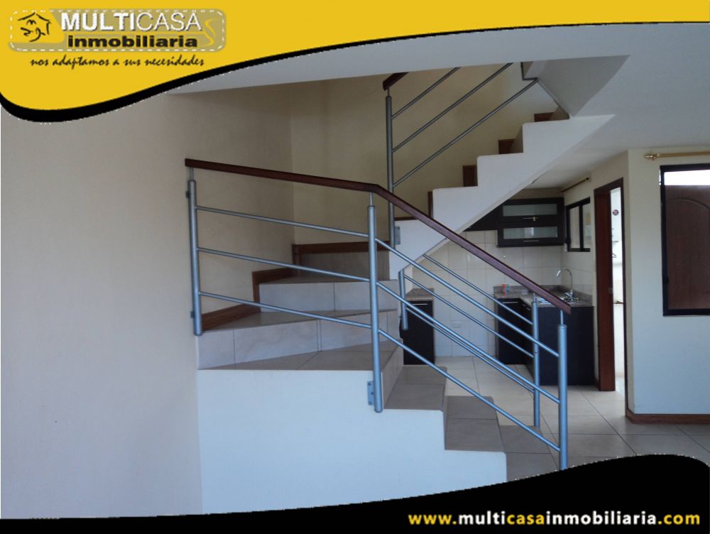 Venta de Hermosa casa en Urbanización Privada de Tres plantas a crédito Sector El Tejar Cuenca-Ecuador