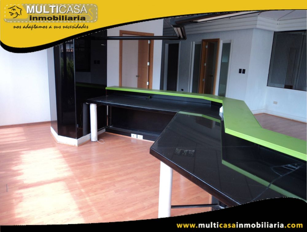 Arriendo hermoso Local con seis oficinas Sector Av.Solano Cuenca-Ecuador