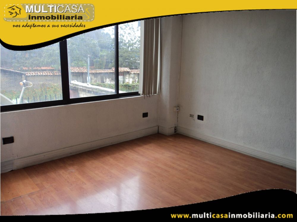 Arriendo hermoso Local con seis oficinas Sector Av.Solano Cuenca-Ecuador
