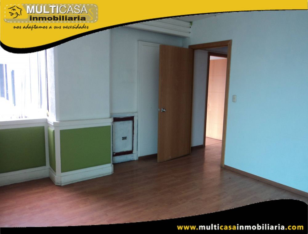 Arriendo hermoso Local con seis oficinas Sector Av.Solano Cuenca-Ecuador