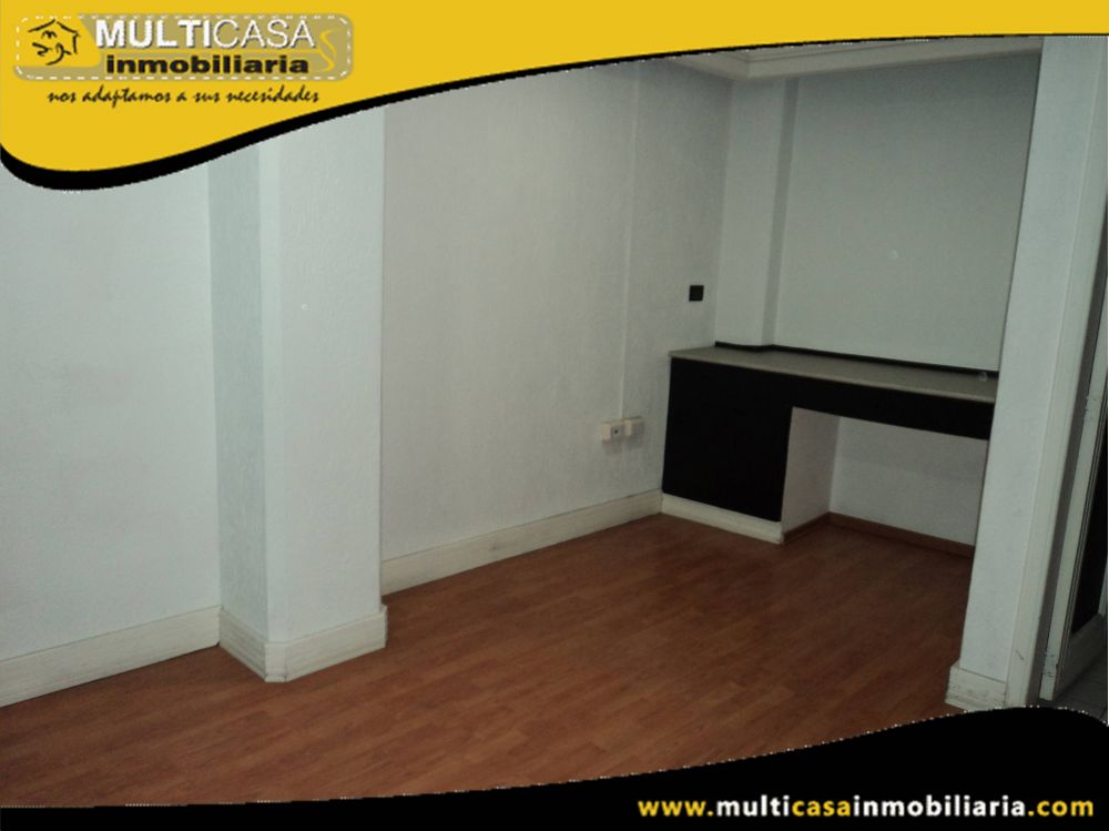 Arriendo hermoso Local con seis oficinas Sector Av.Solano Cuenca-Ecuador