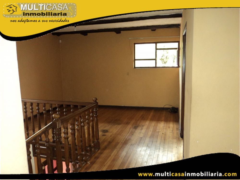 Arriendo hermosa Casa Comercial con garaje para Tres Vehiculos Sector El Estadio Cuenca-Ecuador
