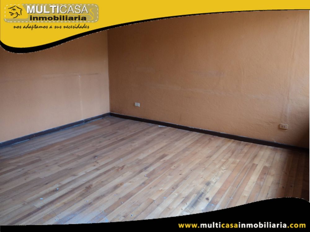 Arriendo hermosa Casa Comercial con garaje para Tres Vehiculos Sector El Estadio Cuenca-Ecuador
