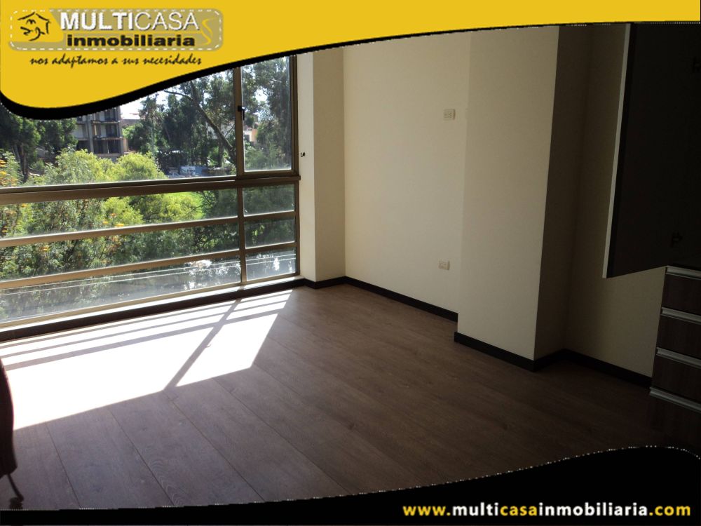 Arriendo de Hermoso Departamento en Edificio de Categoría Sector Primero de Mayo Cuenca-Ecuador