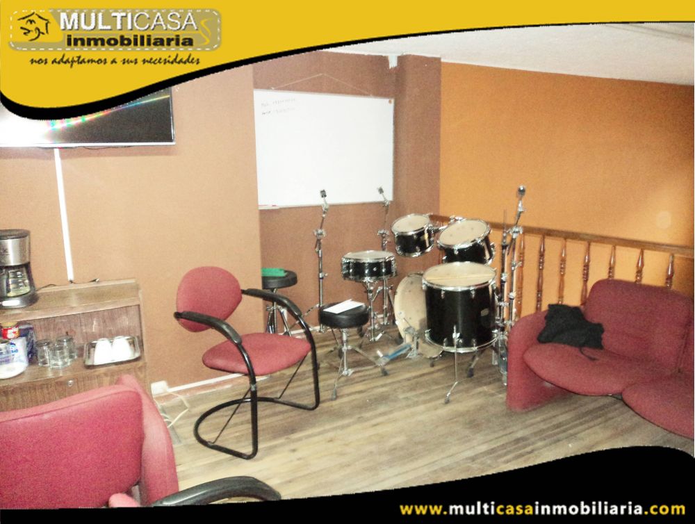 Casa Rentera en Venta Tres departamentos Independientes mas Mini Departamento Sector Centro de la Ciudad Cuenca-Ecuador