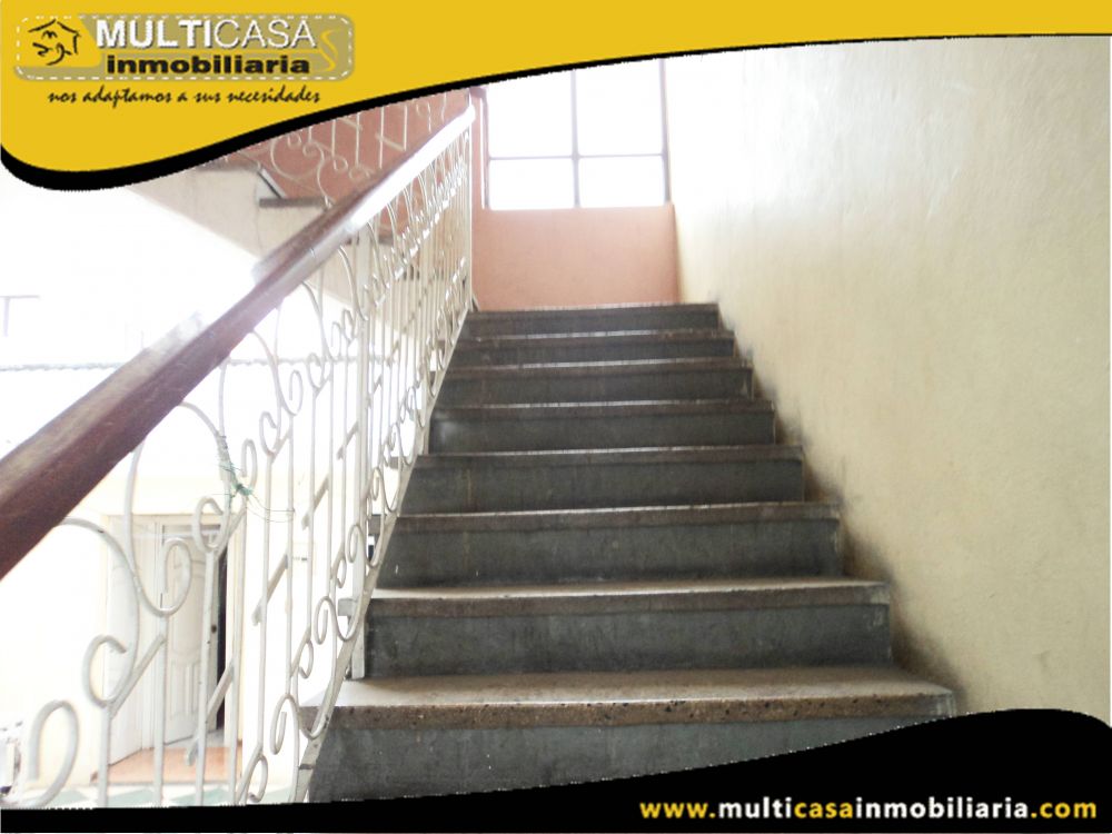 Casa Rentera en Venta Tres departamentos Independientes mas Mini Departamento Sector Centro de la Ciudad Cuenca-Ecuador