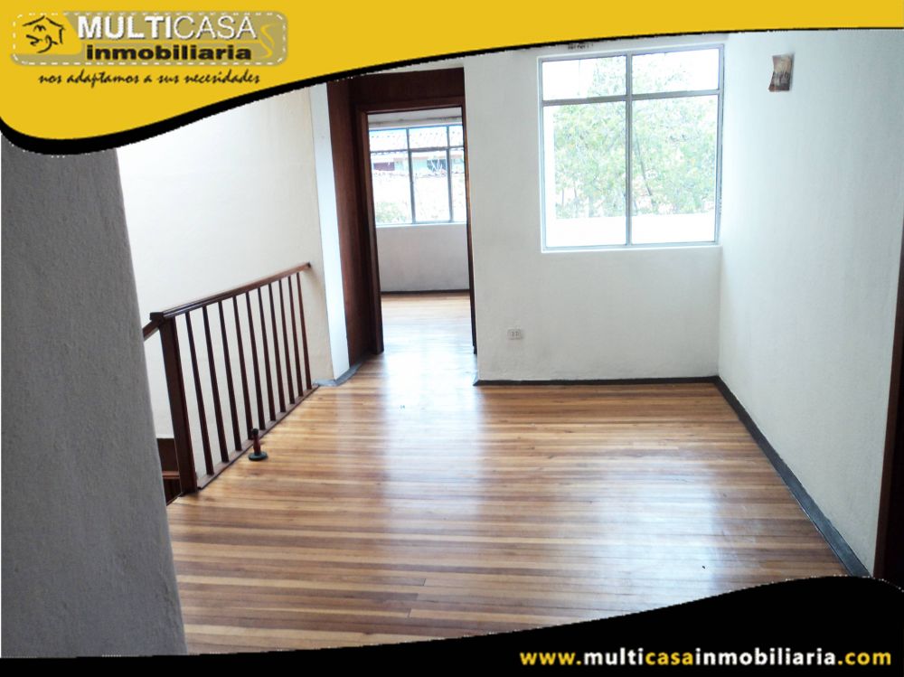 Venta de hermosa casa comercial a credito de dos plantas con una media agua Sector Centro de la Ciudad Cuenca-Ecuador