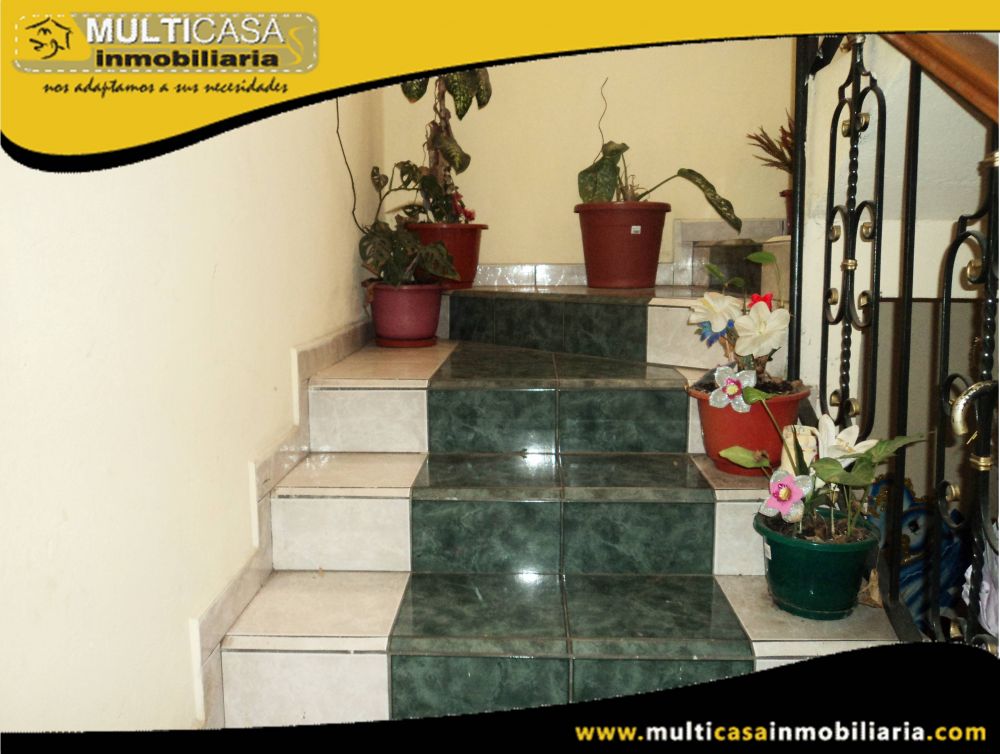 Casa en Venta con Local comercial a crédito Sector Miraflores Cuenca-Ecuador