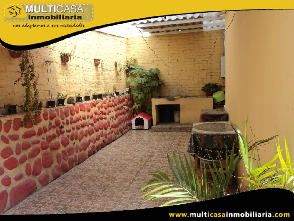 Casa en Venta con Local comercial a crédito Sector Miraflores Cuenca-Ecuador