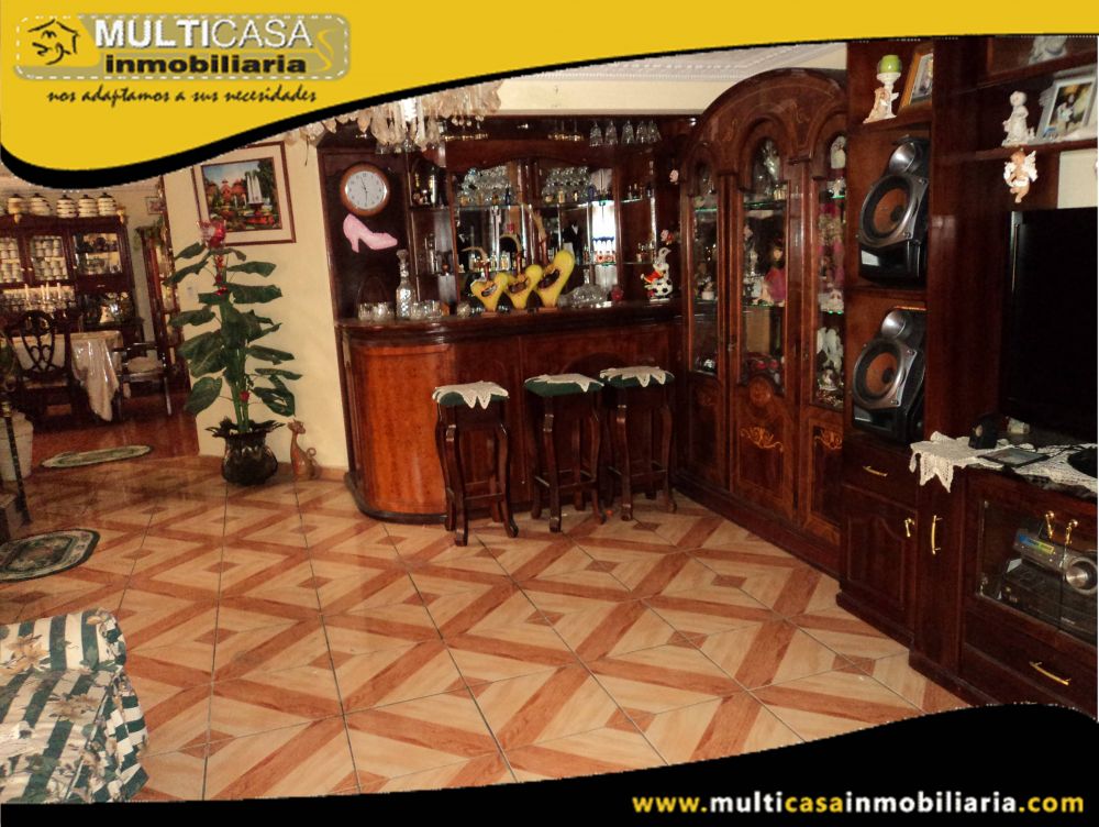Casa Comercial en Venta a Crédito Sector Miraflores Cuenca-Ecuador