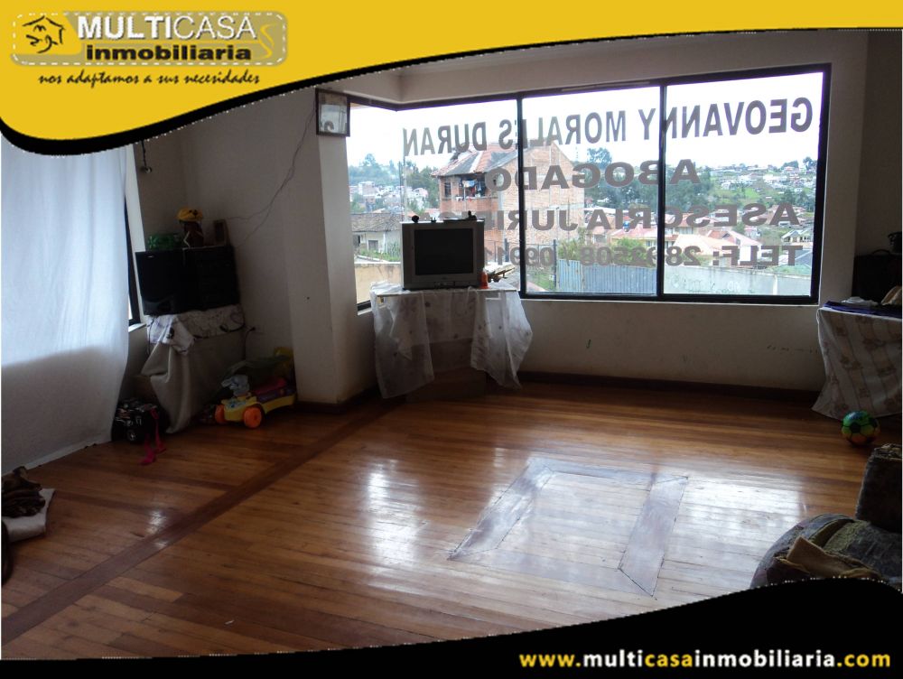 Casa comercial en Venta dos departamentos y media agua a Crédito Sector Baños Cuenca-Ecuador