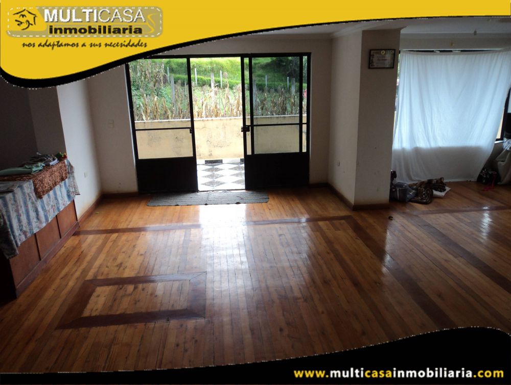 Casa comercial en Venta dos departamentos y media agua a Crédito Sector Baños Cuenca-Ecuador