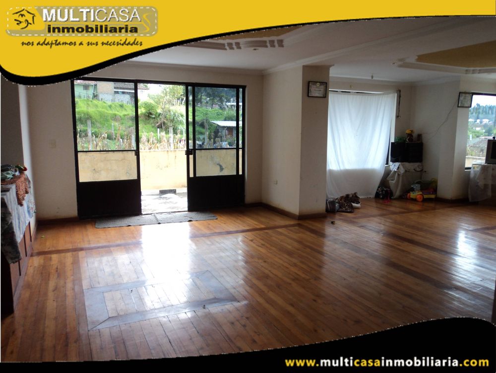 Casa de Dos departamentos en Venta a Crédito Sector Baños Cuenca-Ecuador
