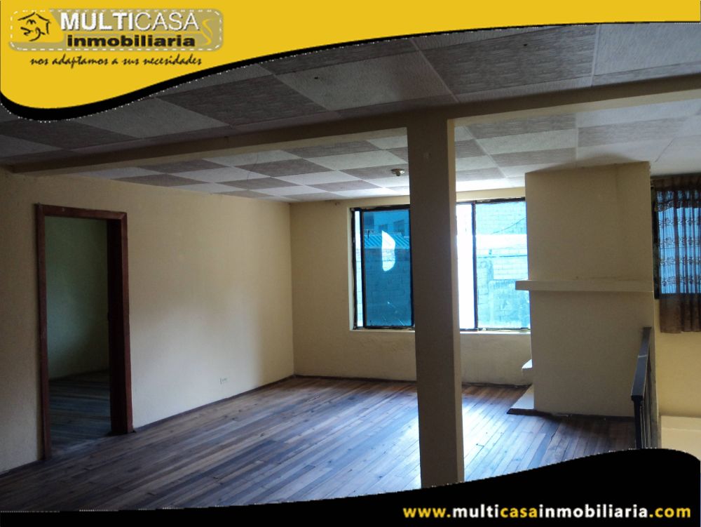 Venta de Hermosa Casa a crédito con un Local Comercial Sector Miraflores Cuenca-Ecuador