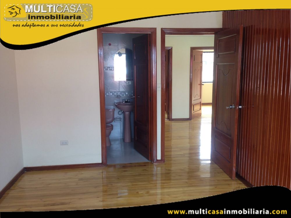 Casa en Venta a Crédito en Condominio Privado Sector Mercado 12 de Abril Cuenca-Ecuador