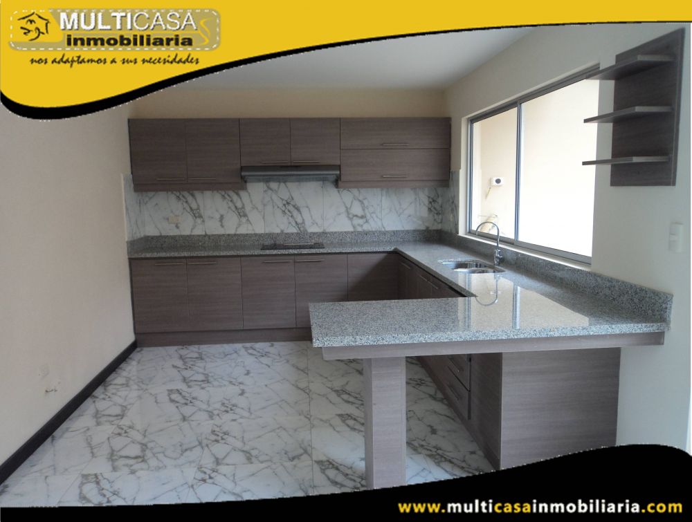 Venta de Hermosa casa en Ciudadela Privada a Crédito por estrenar con patio y espacio verde Sector Colegio Sudamericano Cuenca-Ecuador