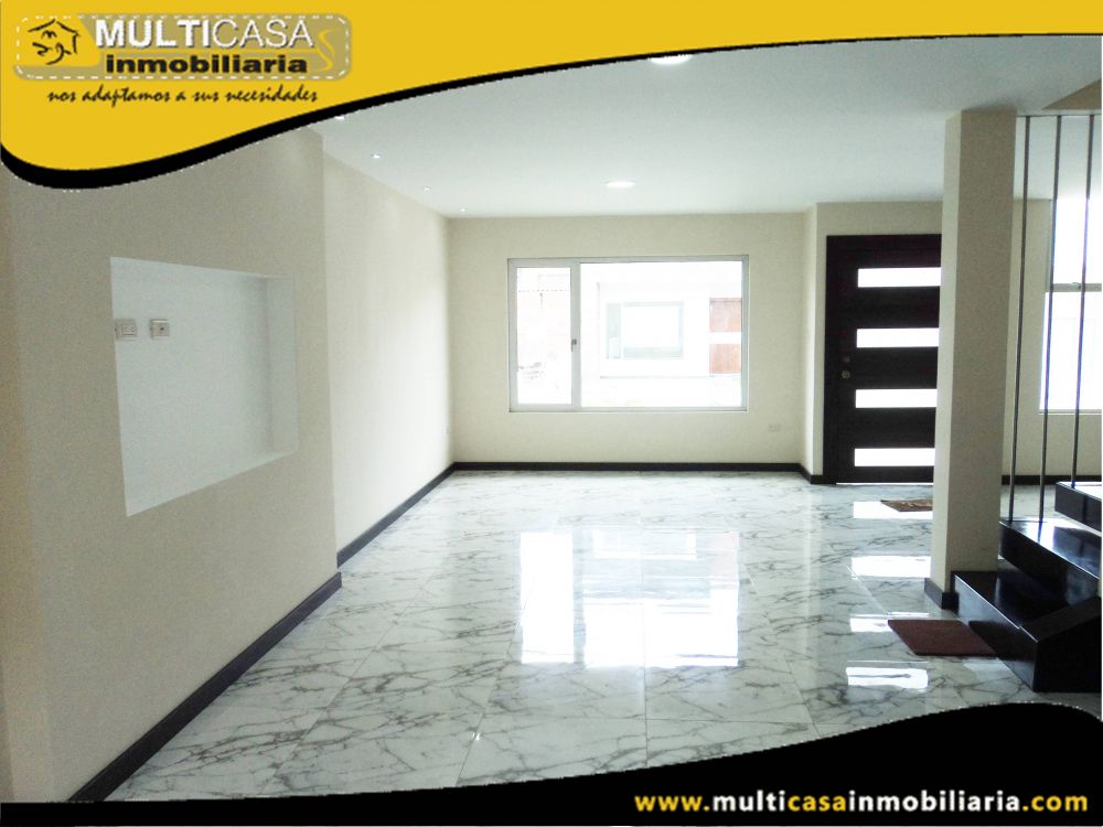 Venta de Hermosa casa en Ciudadela Privada a Crédito por estrenar con patio y espacio verde Sector Colegio Sudamericano Cuenca-Ecuador
