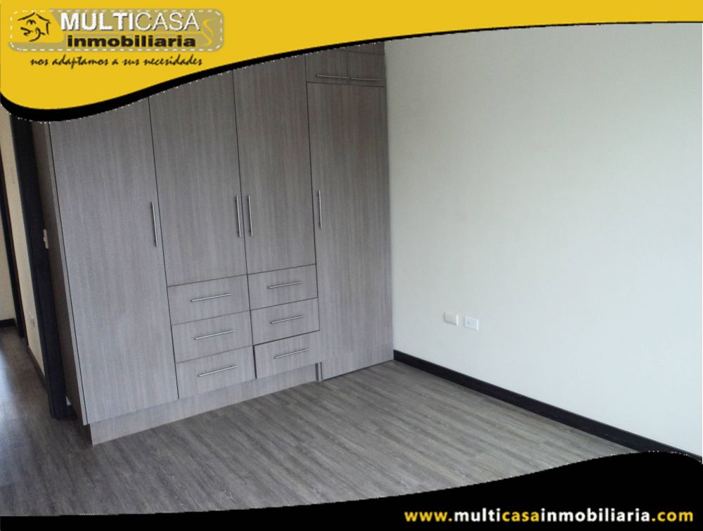 Venta de Hermosa casa en Ciudadela Privada a Crédito por estrenar con patio y espacio verde Sector Colegio Sudamericano Cuenca-Ecuador