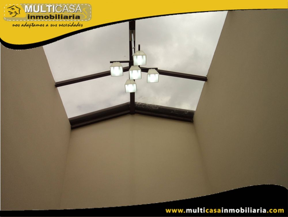 Venta de Hermosa casa en Ciudadela Privada a Crédito por estrenar con patio y espacio verde Sector Colegio Sudamericano Cuenca-Ecuador