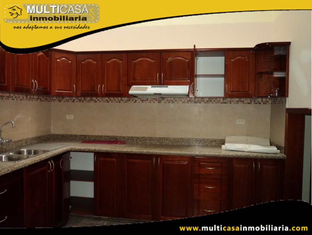 Casa en Venta a Crédito por estrenar Sector Vía a Baños Cuenca-Ecuador