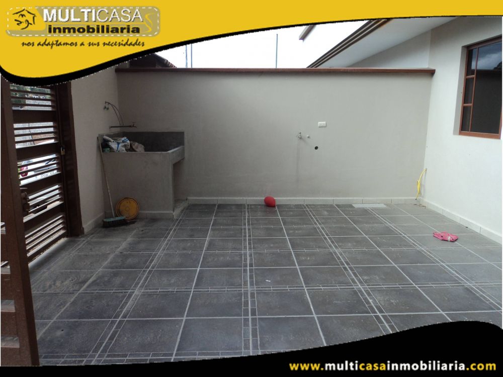 Casa en Venta a Crédito por estrenar Sector Vía a Baños Cuenca-Ecuador