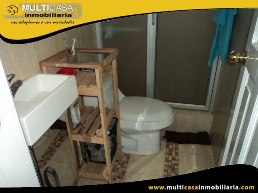 Venta de Hermosa casa a Crédito con espacio verde y garaje para tres Vehiculos Sector Coralcentro Cuenca-Ecuador