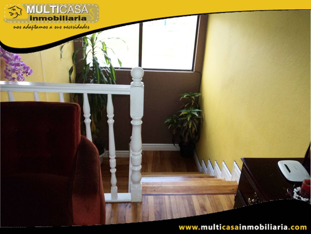 Venta de Hermosa casa a Crédito con espacio verde y garaje para tres Vehiculos Sector Coralcentro Cuenca-Ecuador