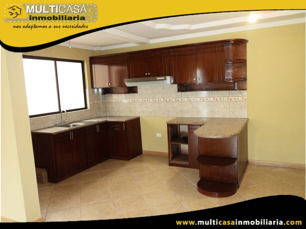 Casa en Venta a Crédito por estrenar Sector Colegio Borja Cuenca-Ecuador