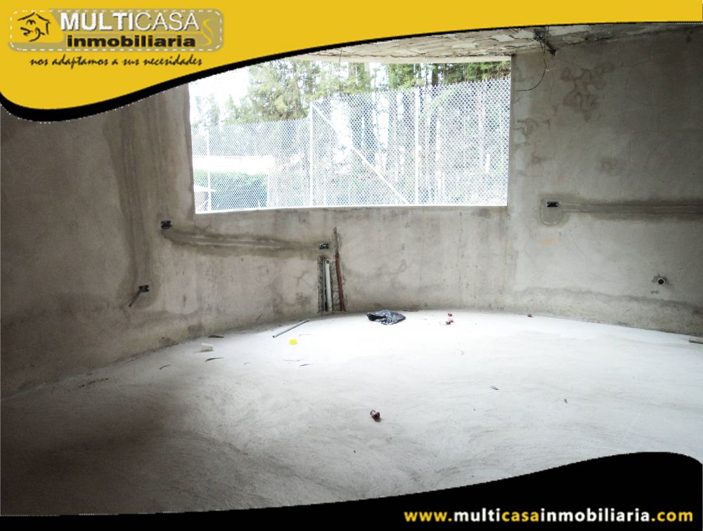 Venta de Hermosa casa a crédito por terminar con amplio espacio verde Sector San Joaquin Cuenca-Ecuador
