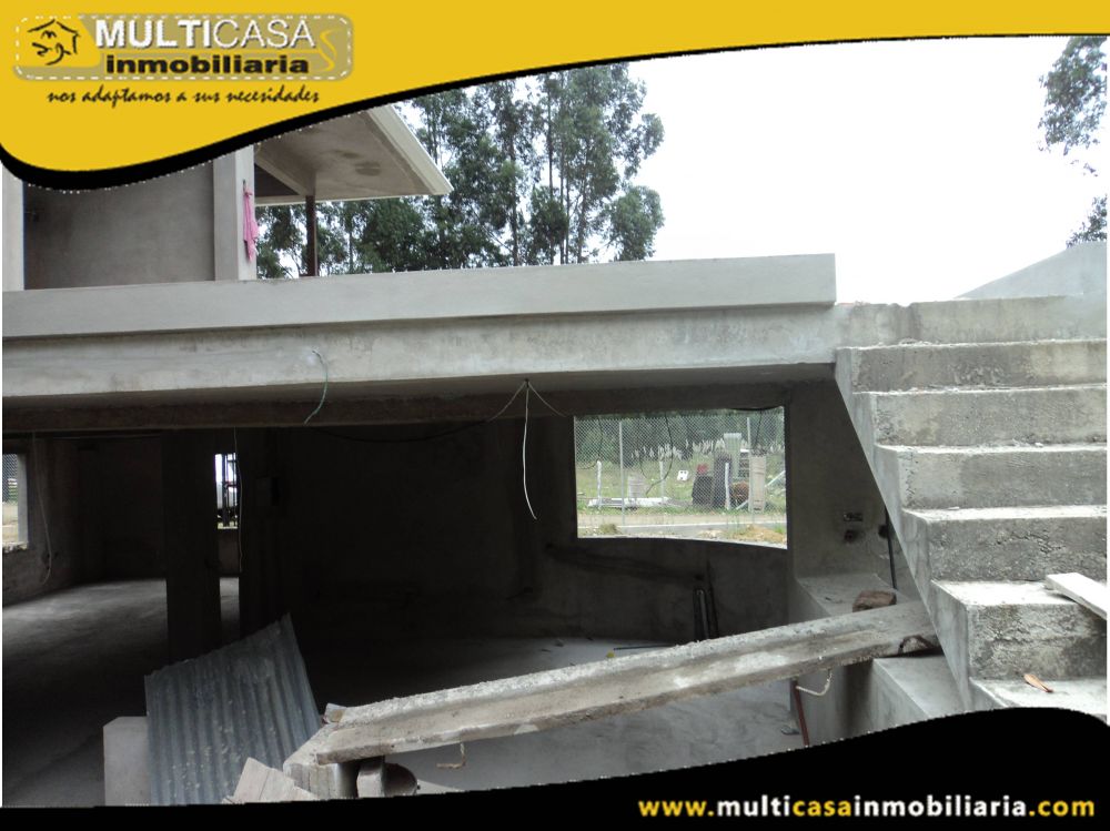 Venta de Hermosa casa a crédito por terminar con amplio espacio verde Sector San Joaquin Cuenca-Ecuador