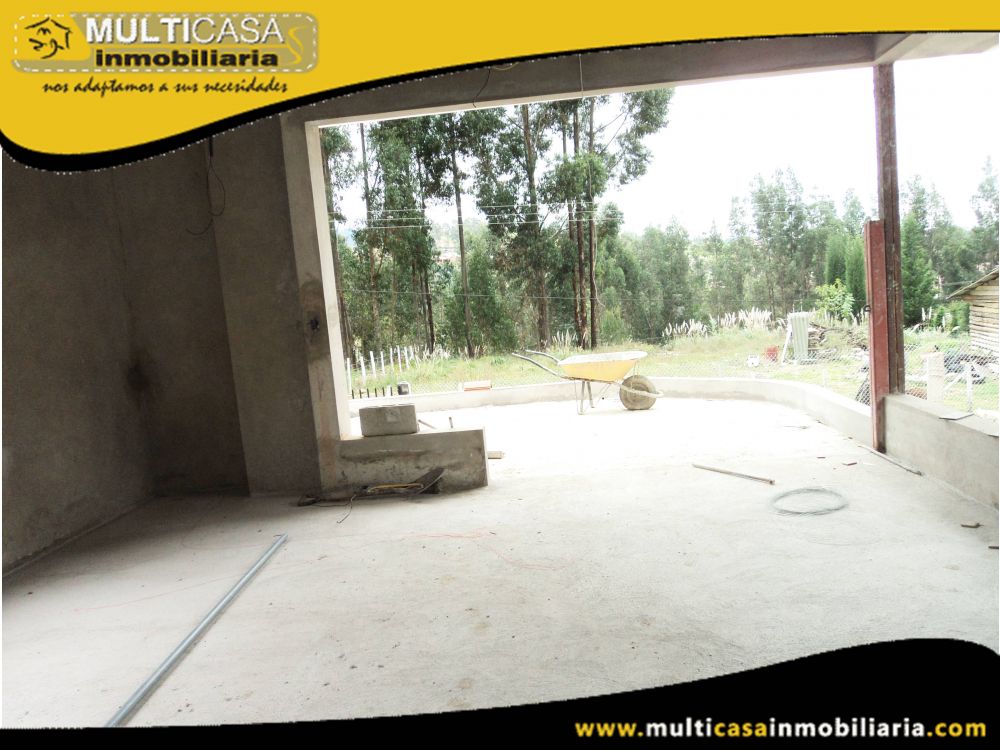 Venta de Hermosa casa a crédito por terminar con amplio espacio verde Sector San Joaquin Cuenca-Ecuador