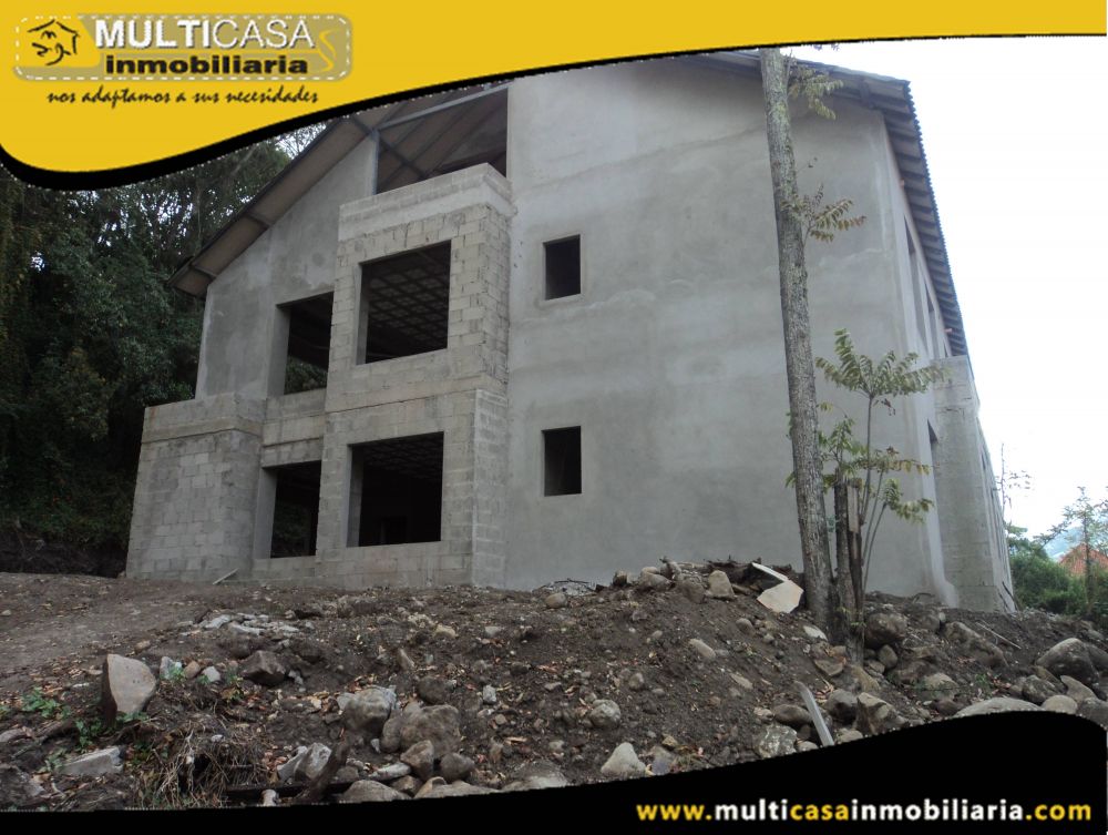 Venta de Hermosa Casa Residencial por terminar ubicada en Urbanización Privada con Cinco Departamentos a crédito Sector San Joaquin Cuenca-Ecuador