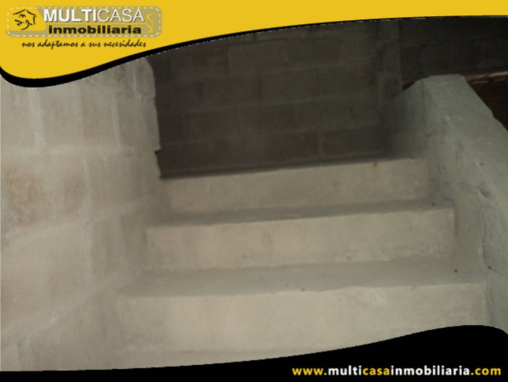 Venta de Hermosa Casa Comercial por terminar ubicada en Urbanización con Cinco Departamentos a crédito Sector San Joaquin Cuenca-Ecuador