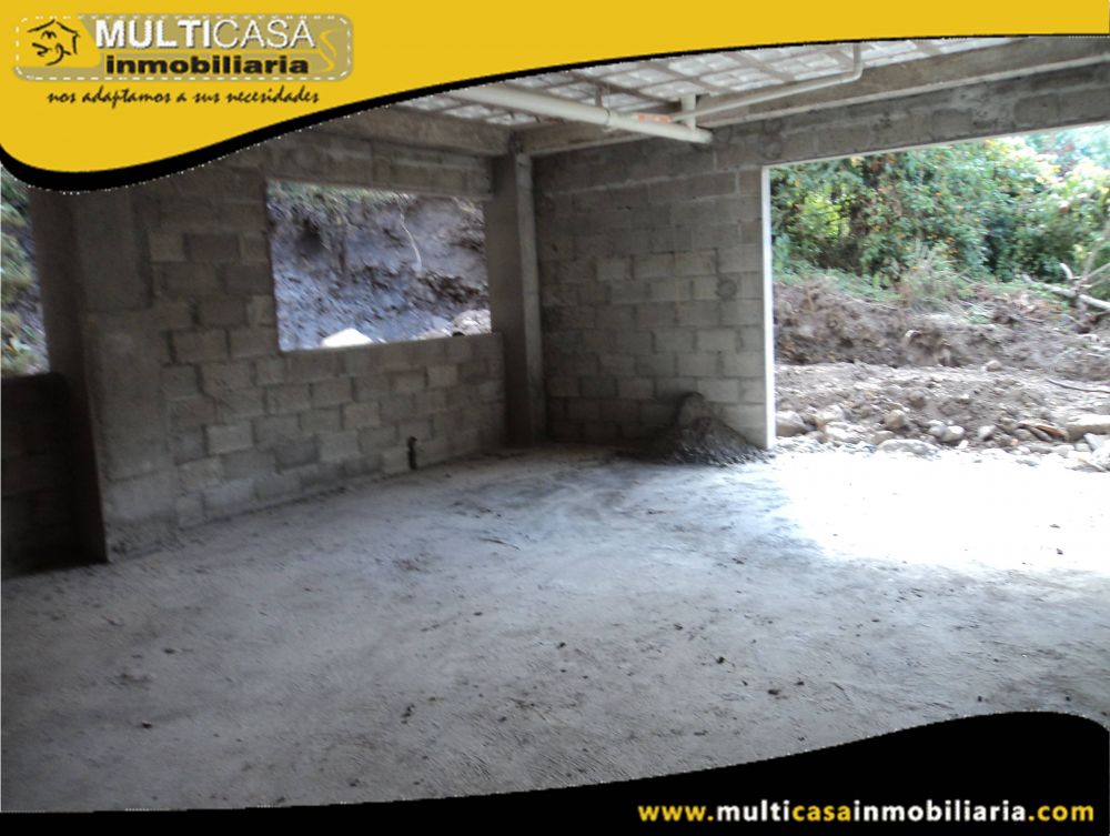 Venta de Hermosa Casa Comercial por terminar ubicada en Urbanización con Cinco Departamentos a crédito Sector San Joaquin Cuenca-Ecuador