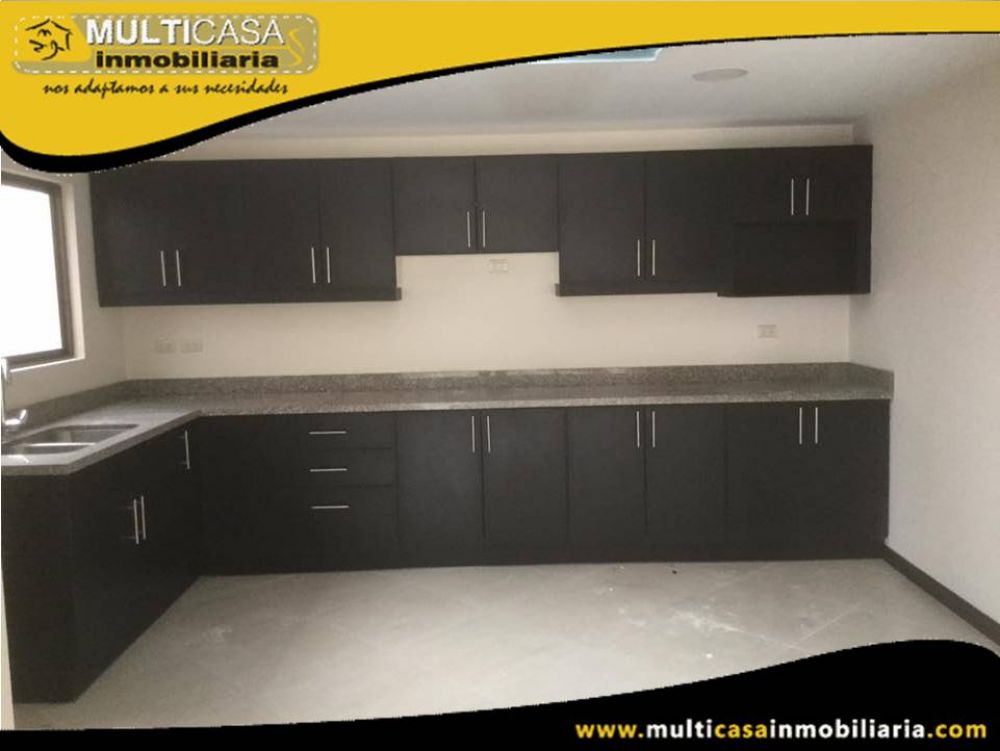 Casa en Venta a Crédito en Condominio con espacio verde Sector Ricaurte Cuenca-Ecuador