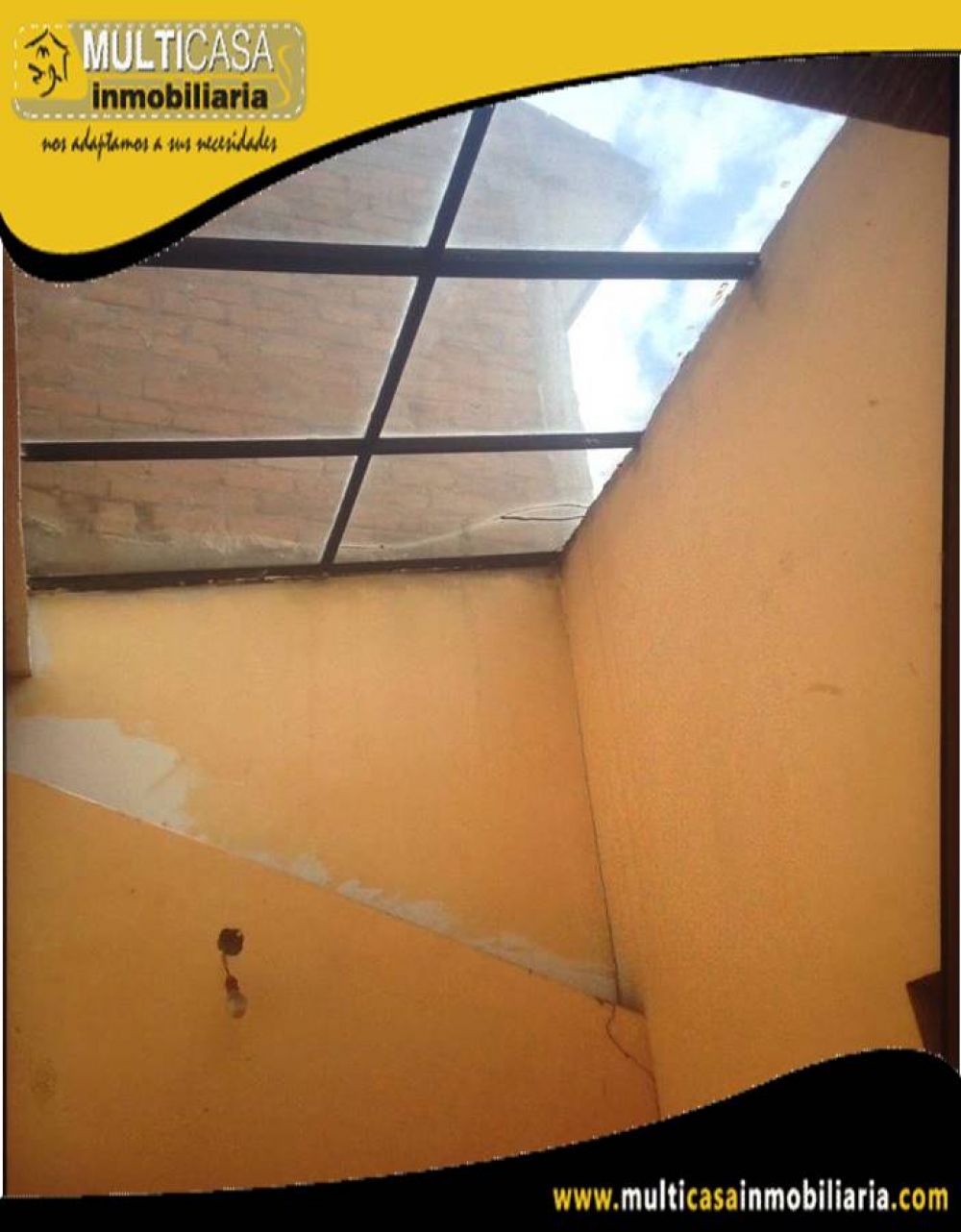 Venta de Hermosa casa a crédito de dos Departamentos y un Local Comercial Sector Centro de la Ciudad Cuenca-Ecuador